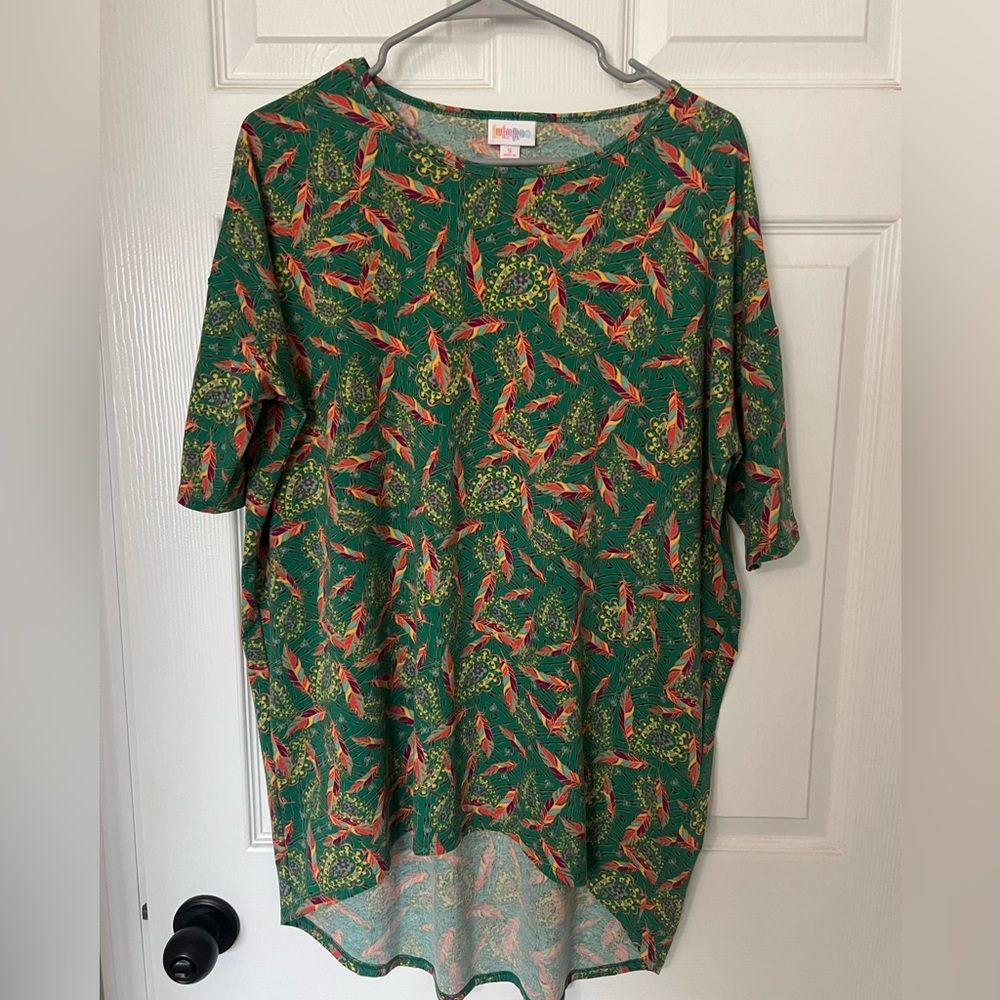 LuLaRoe size small shirt